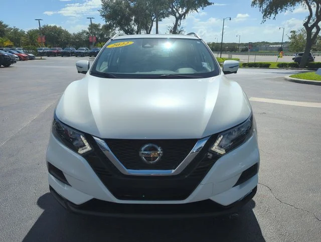 Used 2022 White Nissan SV image 15