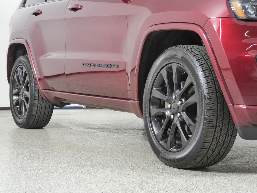 Used 2017 Red Jeep Altitude image 6