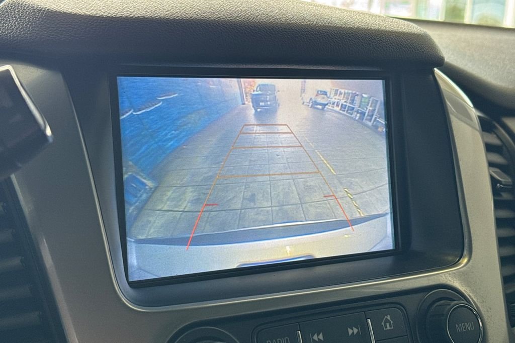 Used 2018 Silver Ice Metallic Chevrolet Premier image 27