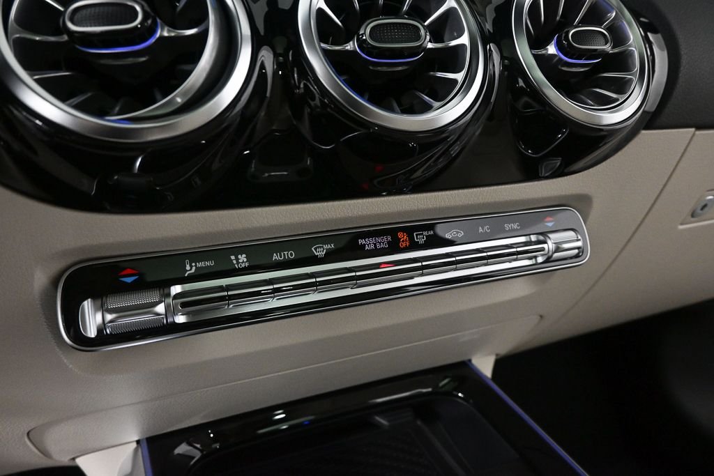 New 2026 Polar White Mercedes-Benz GLA 250 image 14