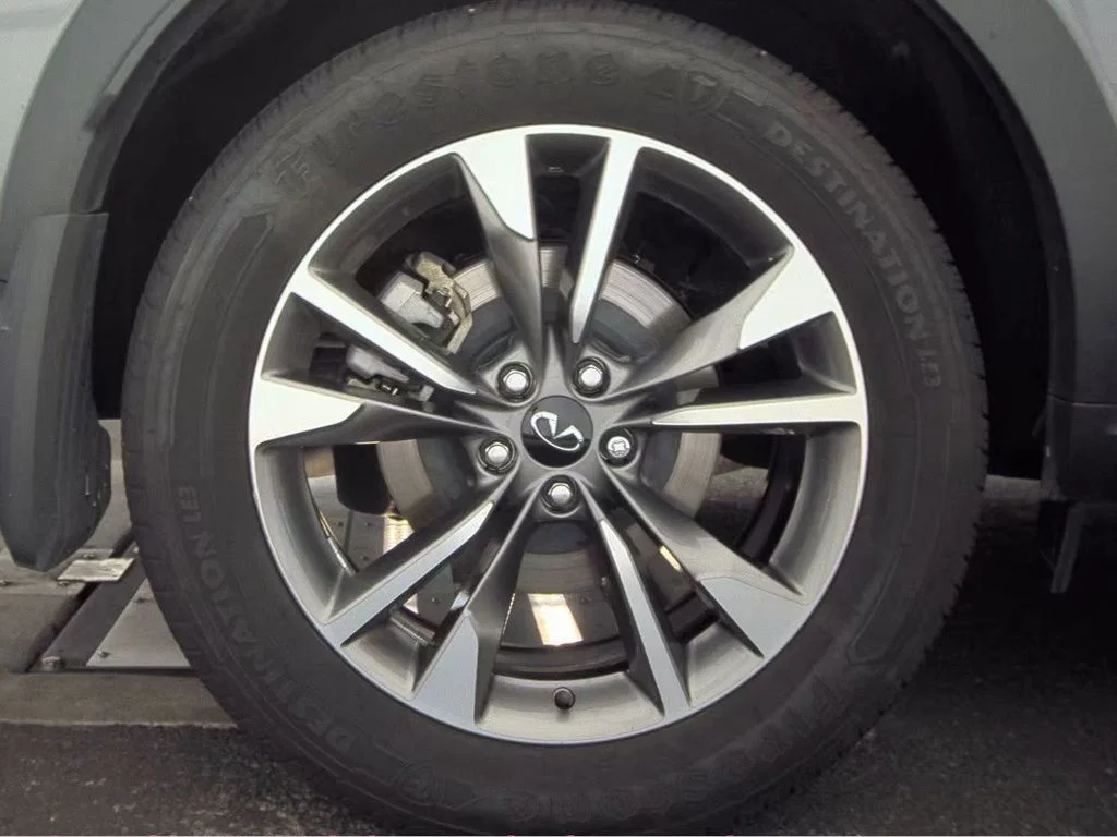 Used 2023 Gray INFINITI LUXE image 12