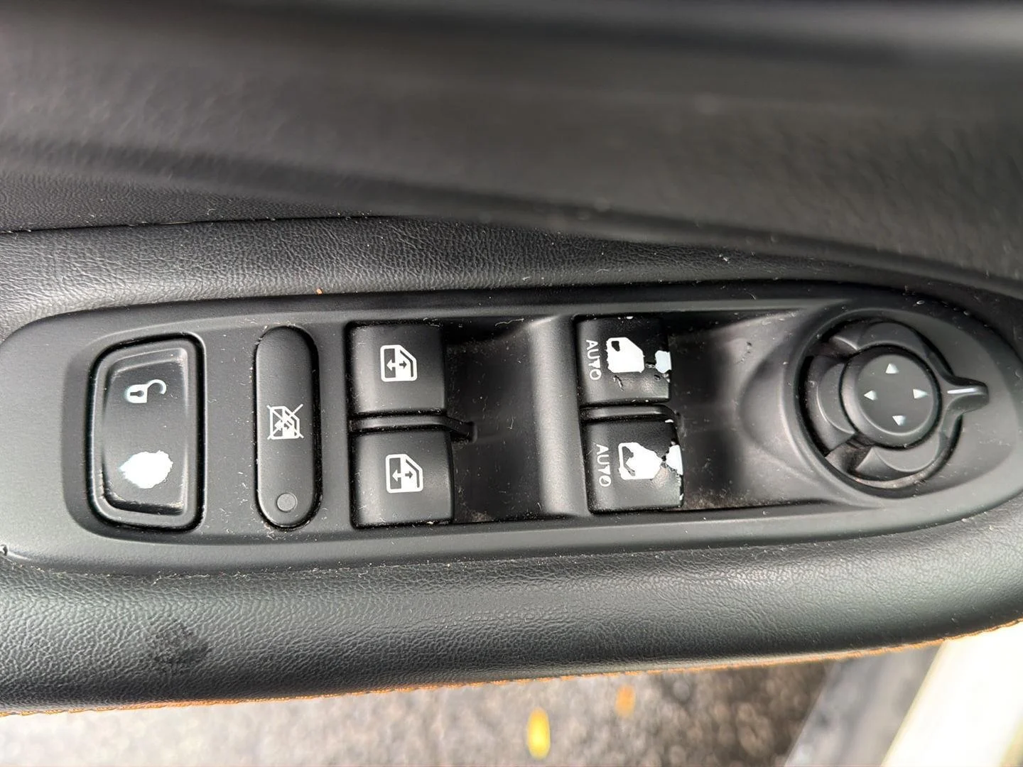 Used 2019 Pearl White Tri-Coat Jeep Limited image 11