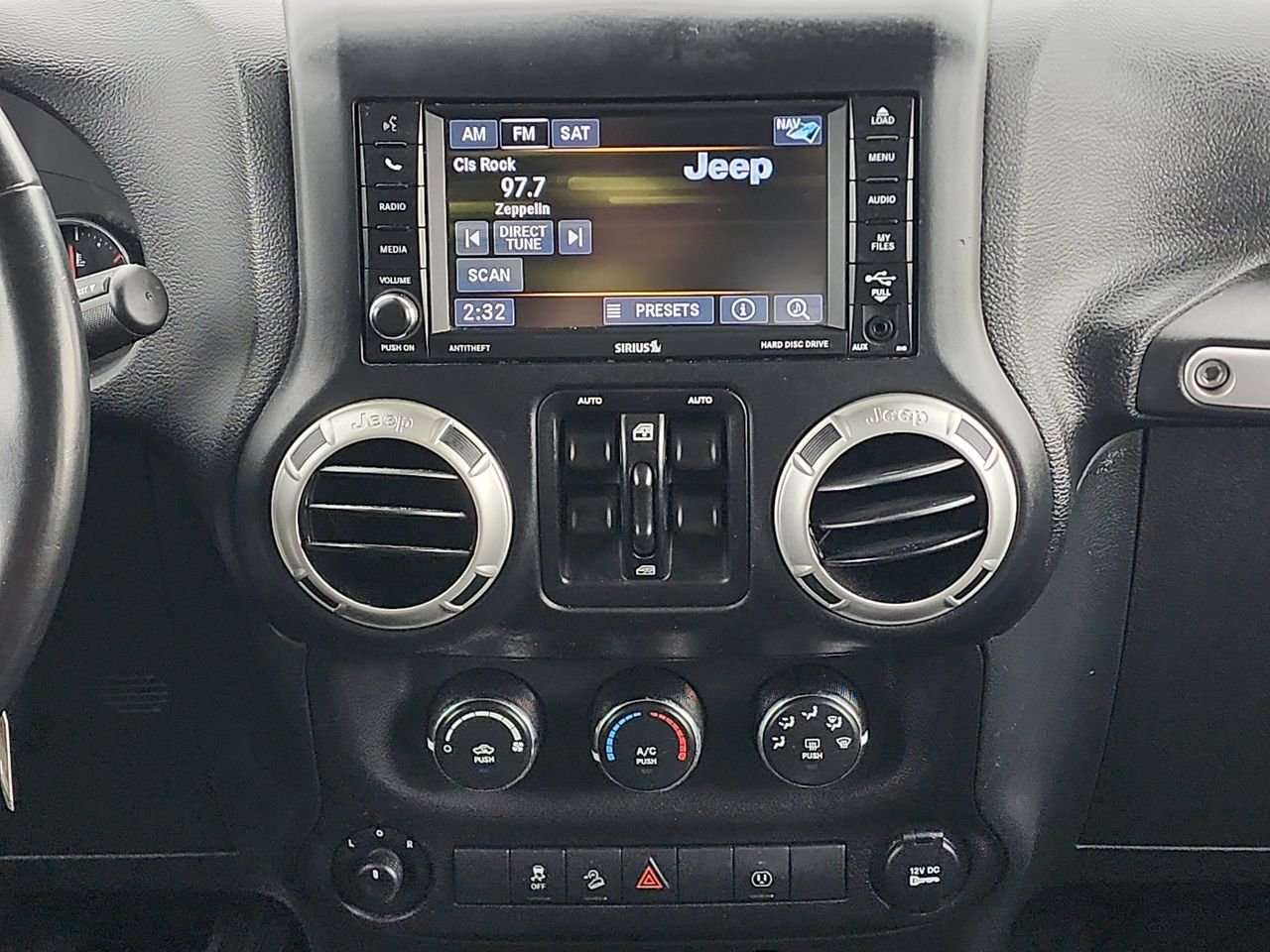 Used 2018 Black Clearcoat Jeep Sahara image 15