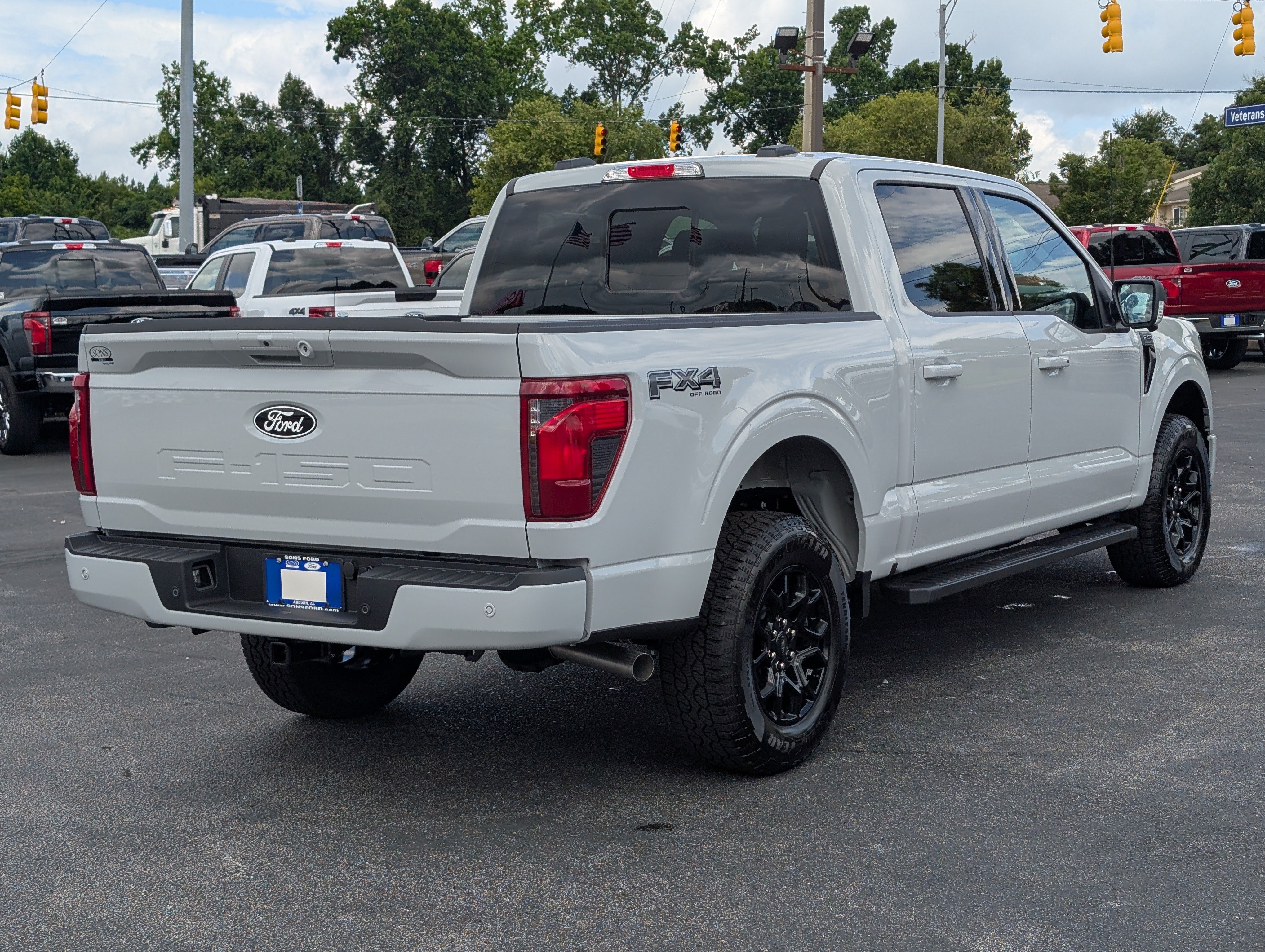 New 2026 Avalanche Ford XLT image 9