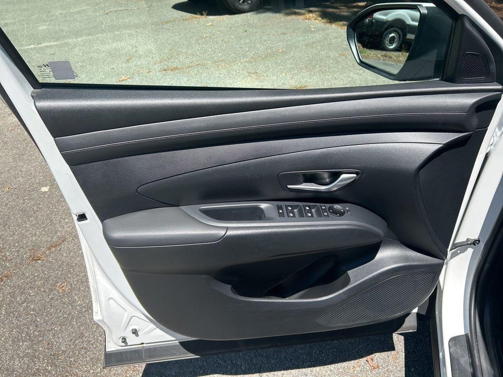 New 2026 White Hyundai SE AWD image 13