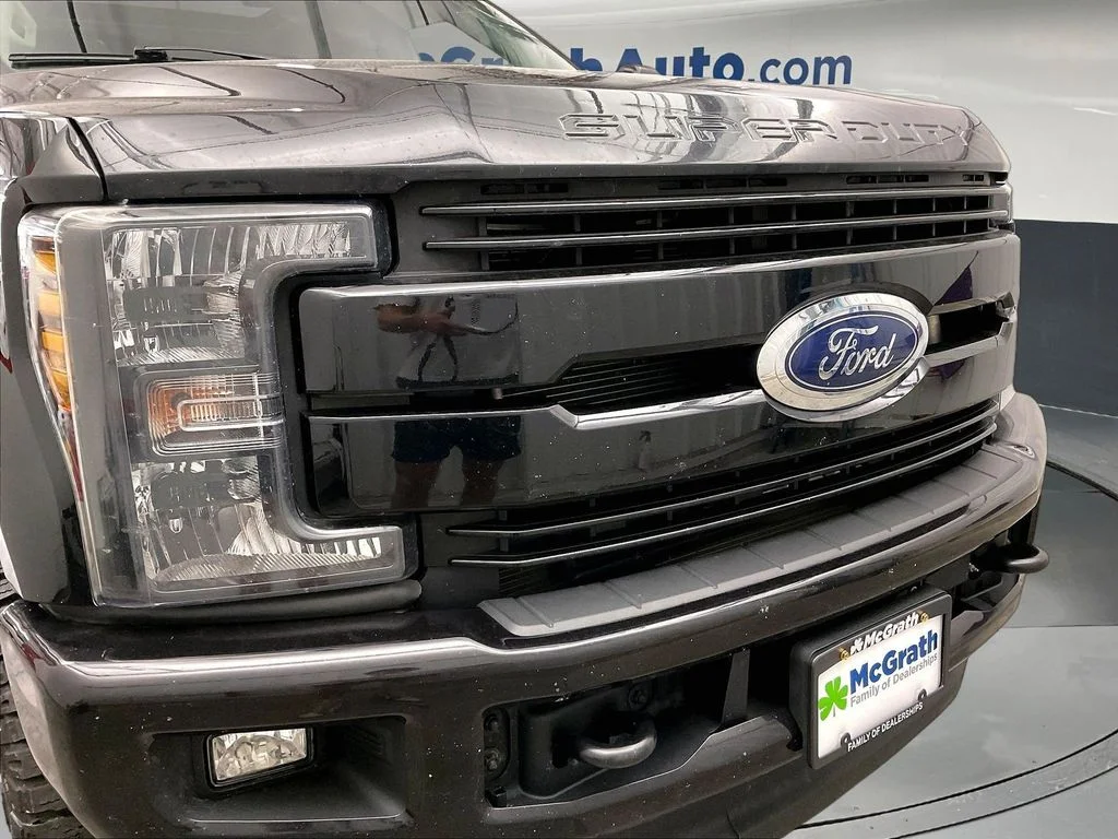 Used 2019 Black Ford Lariat image 33