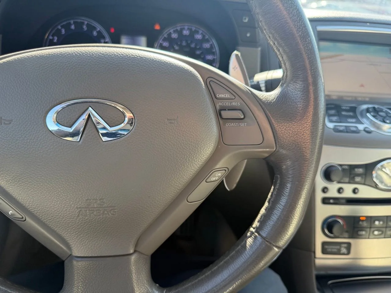 Used 2012 Moonlight White INFINITI X image 18