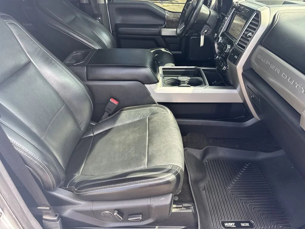 Used 2017 White Ford Lariat image 13