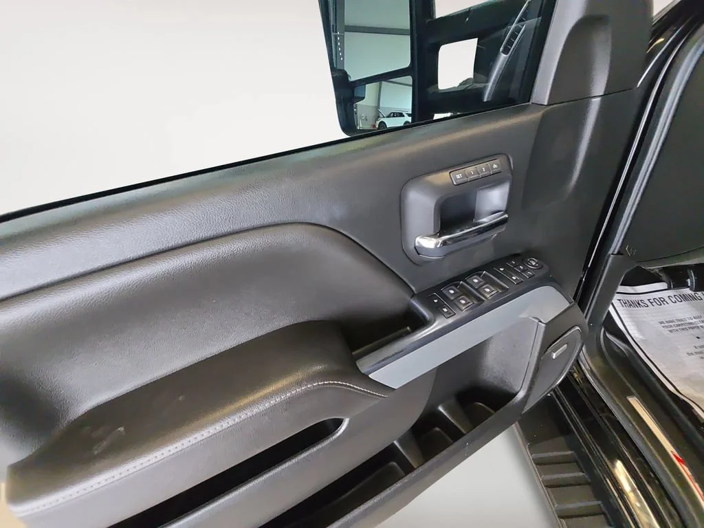 Used 2017 Black Chevrolet LTZ image 10