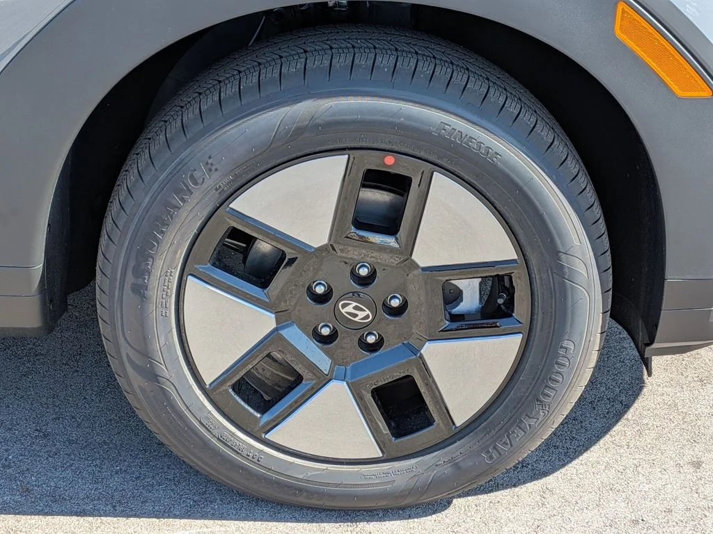 New 2026 Gray Hyundai SEL image 9