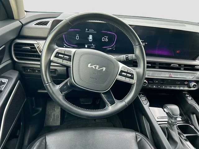 Used 2023 Black Kia S image 17