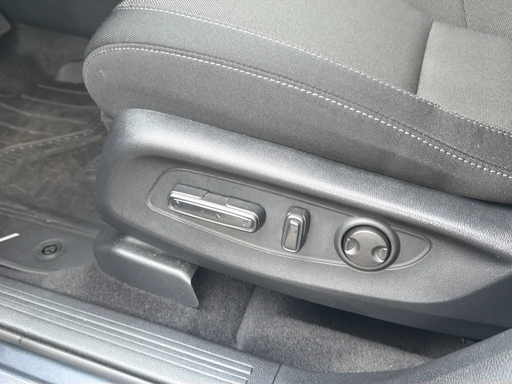 Used 2024  Honda EX image 19