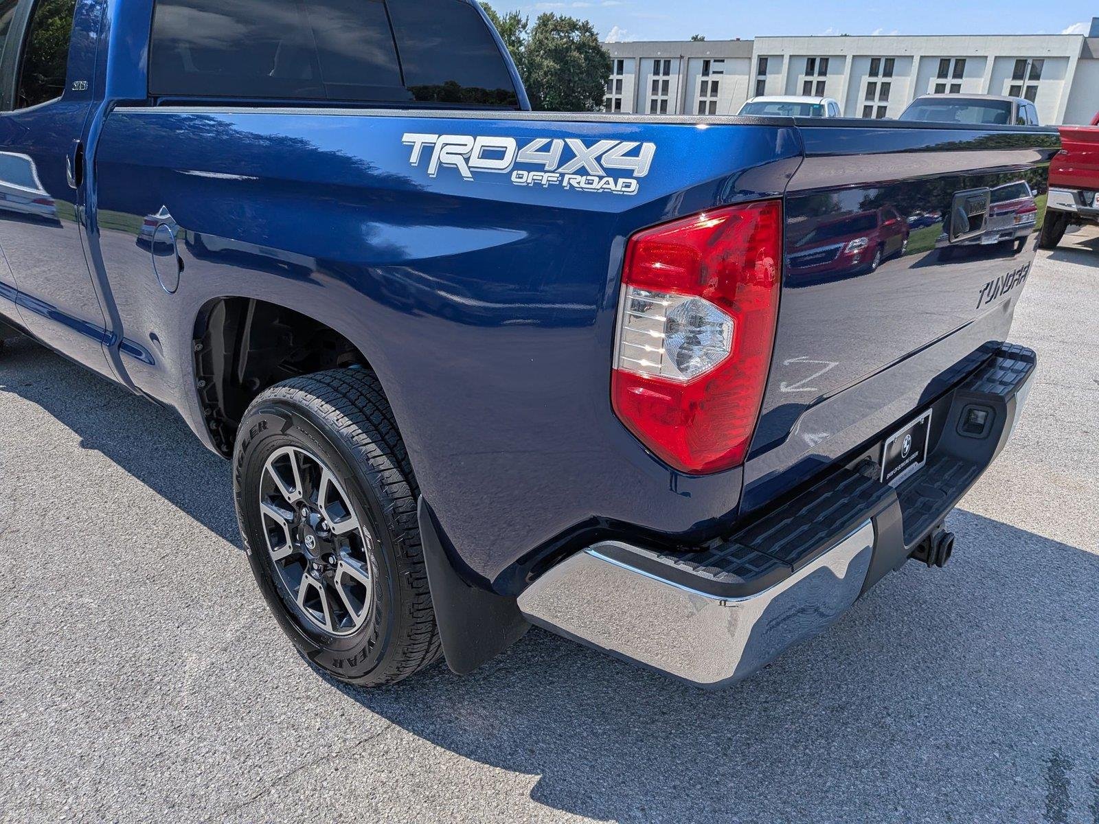 Used 2015 Blue Ribbon Metallic Toyota SR5 image 12