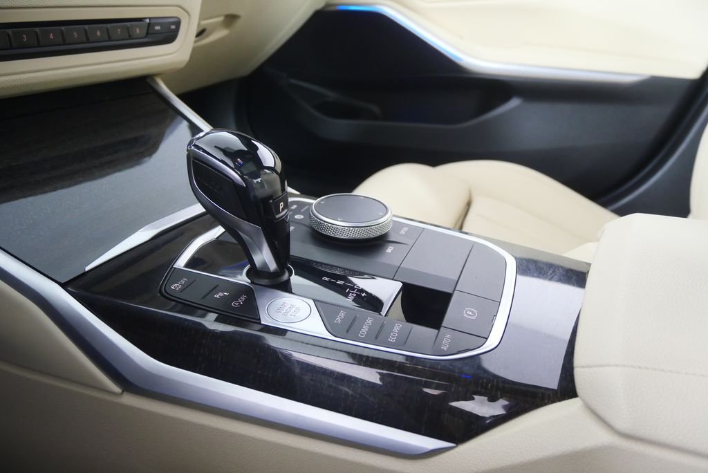 Used 2020 Mediterranean Blue Metallic BMW 330i xDrive image 22