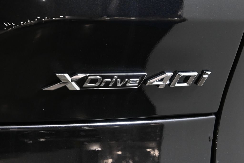 New 2026 Black Sapphire Metallic BMW xDrive40i image 40