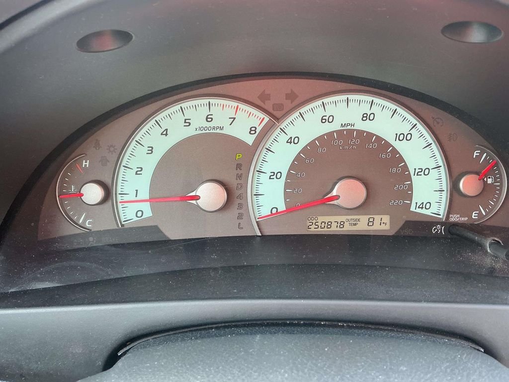 Used 2007 Gray Toyota SE image 21