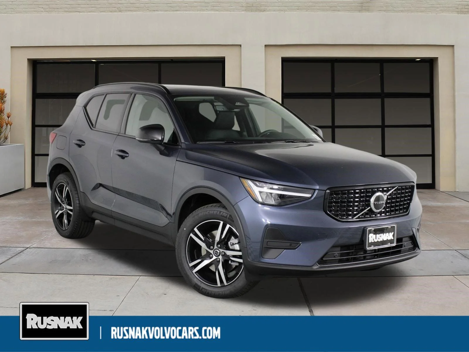 New 2026 Volvo XC40 B5 Core AWD 4D Sport Utility
