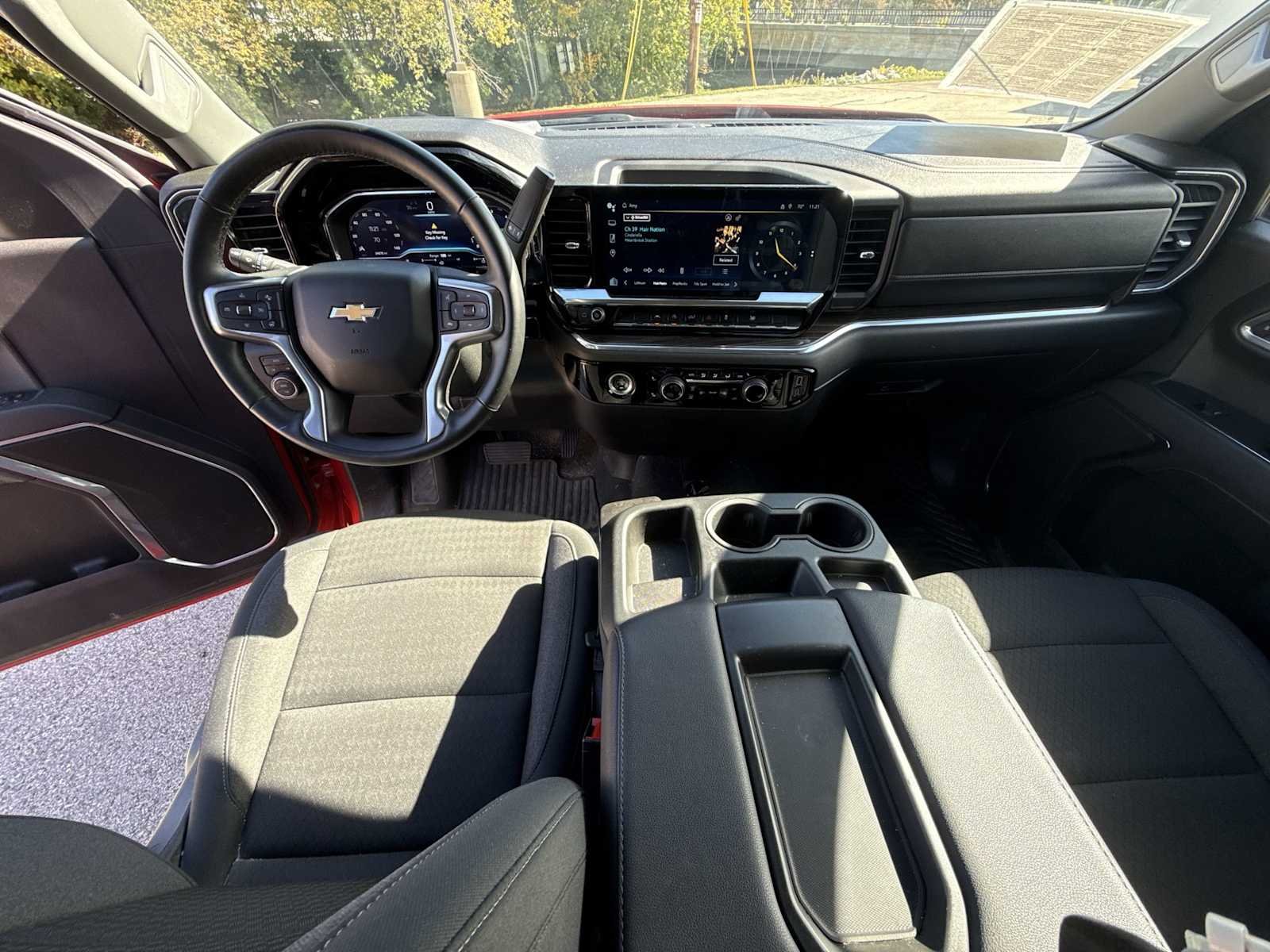 2024 Chevrolet Silverado 1500 LT - Photo 19