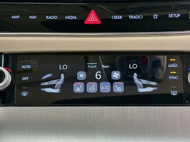 New 2027 Black Genesis 2.5T Select image 19