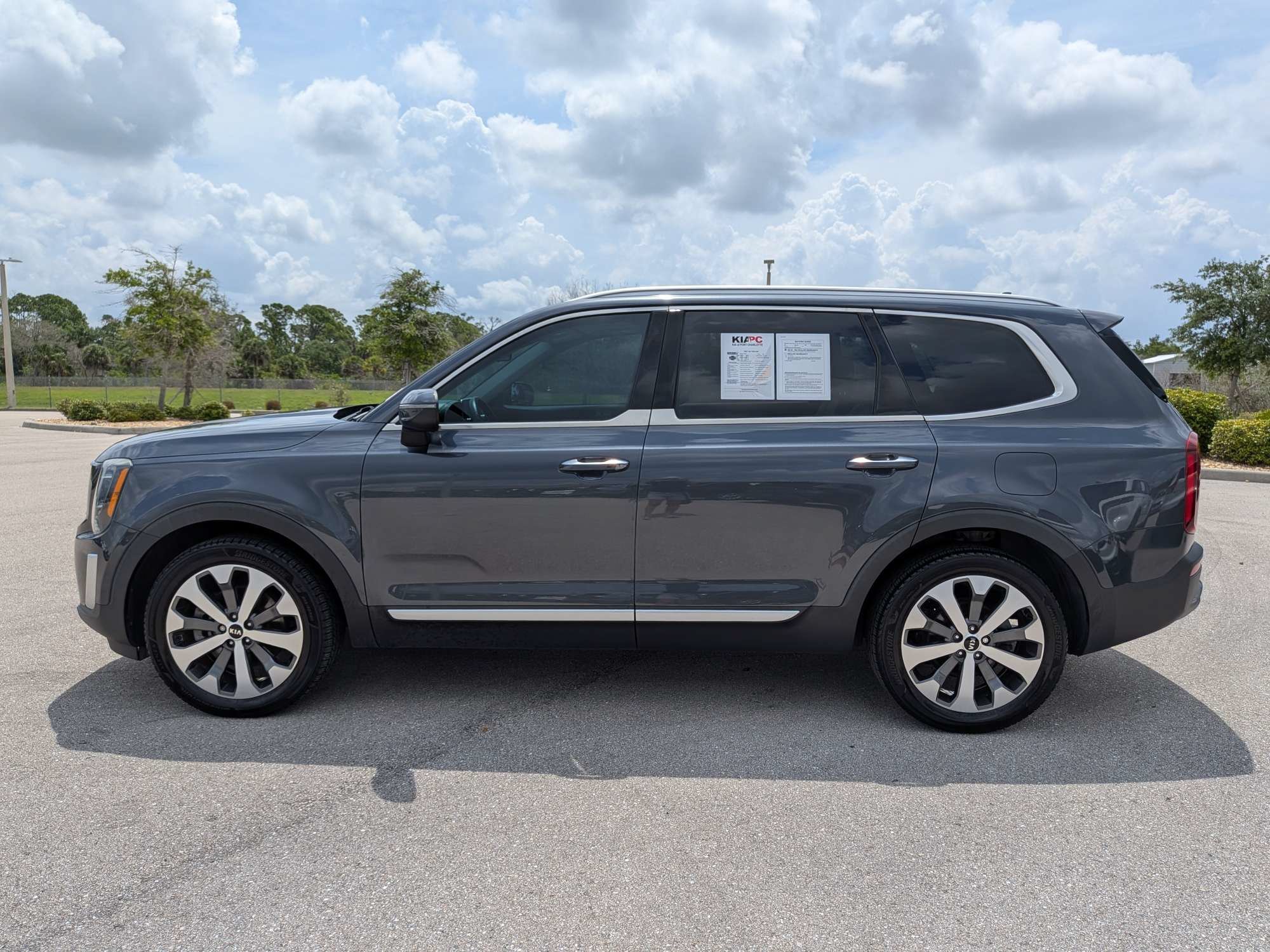 Used 2021 Gravity Grey Kia S image 8