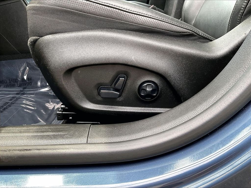 Used 2020 Blue Jeep Limited image 27