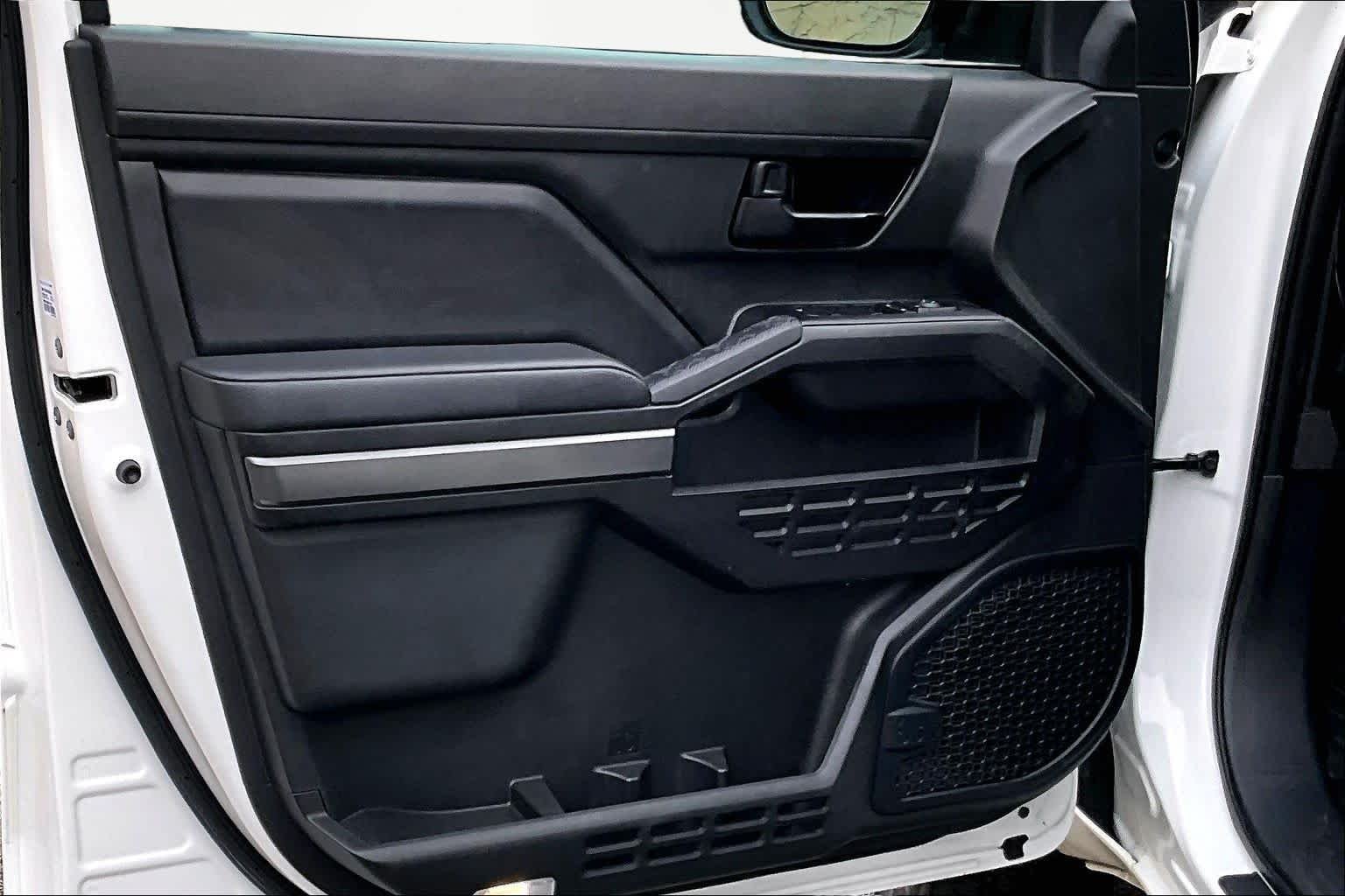 Used 2024 Ice Cap Toyota SR5 image 22