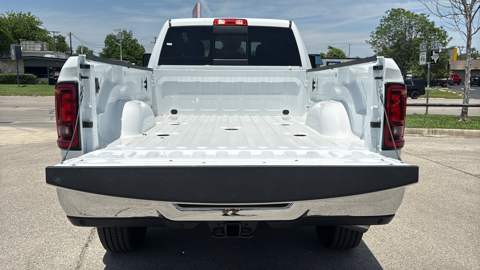 New 2026 Bright White Clear-Coat Exterior Paint RAM Tradesman image 21