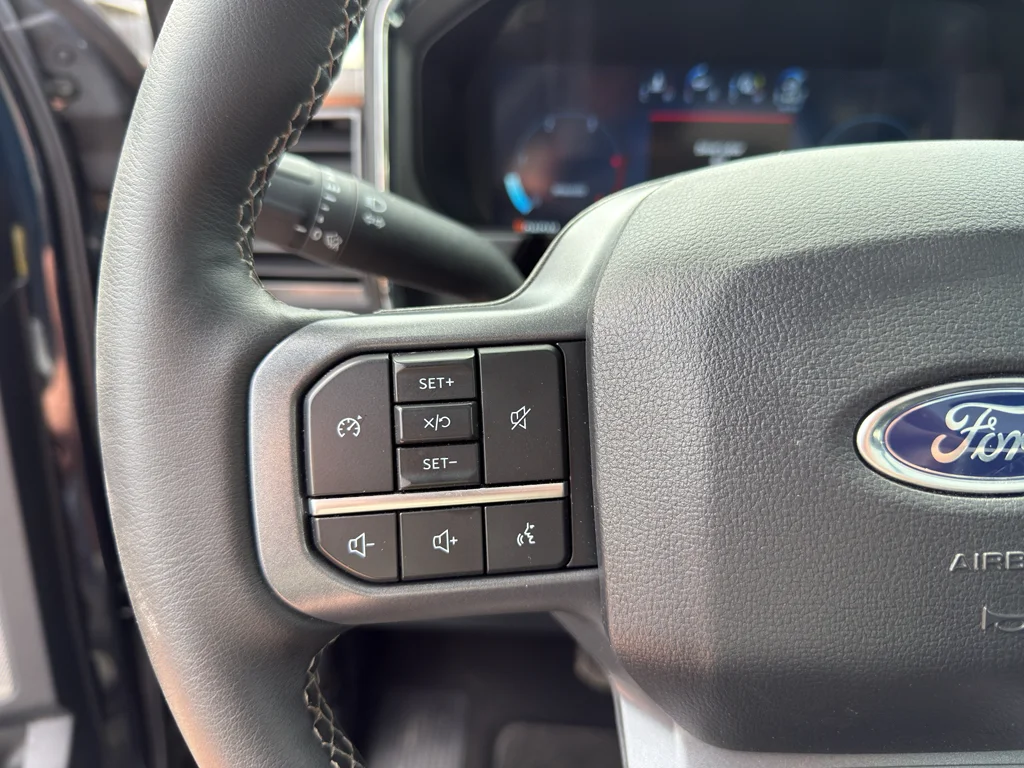 Used 2025 Antimatter Blue Metallic Ford LARIAT image 18