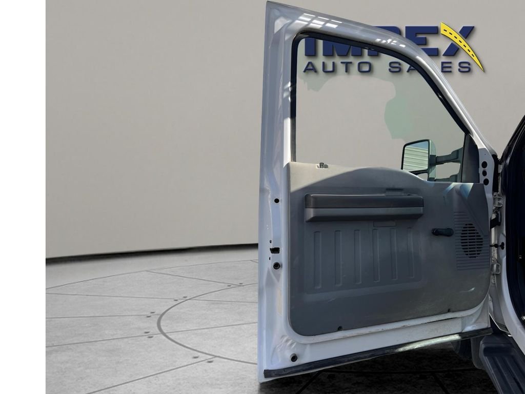 2015 Ford F-450 Super Duty Chassis Cab XL - Photo 9