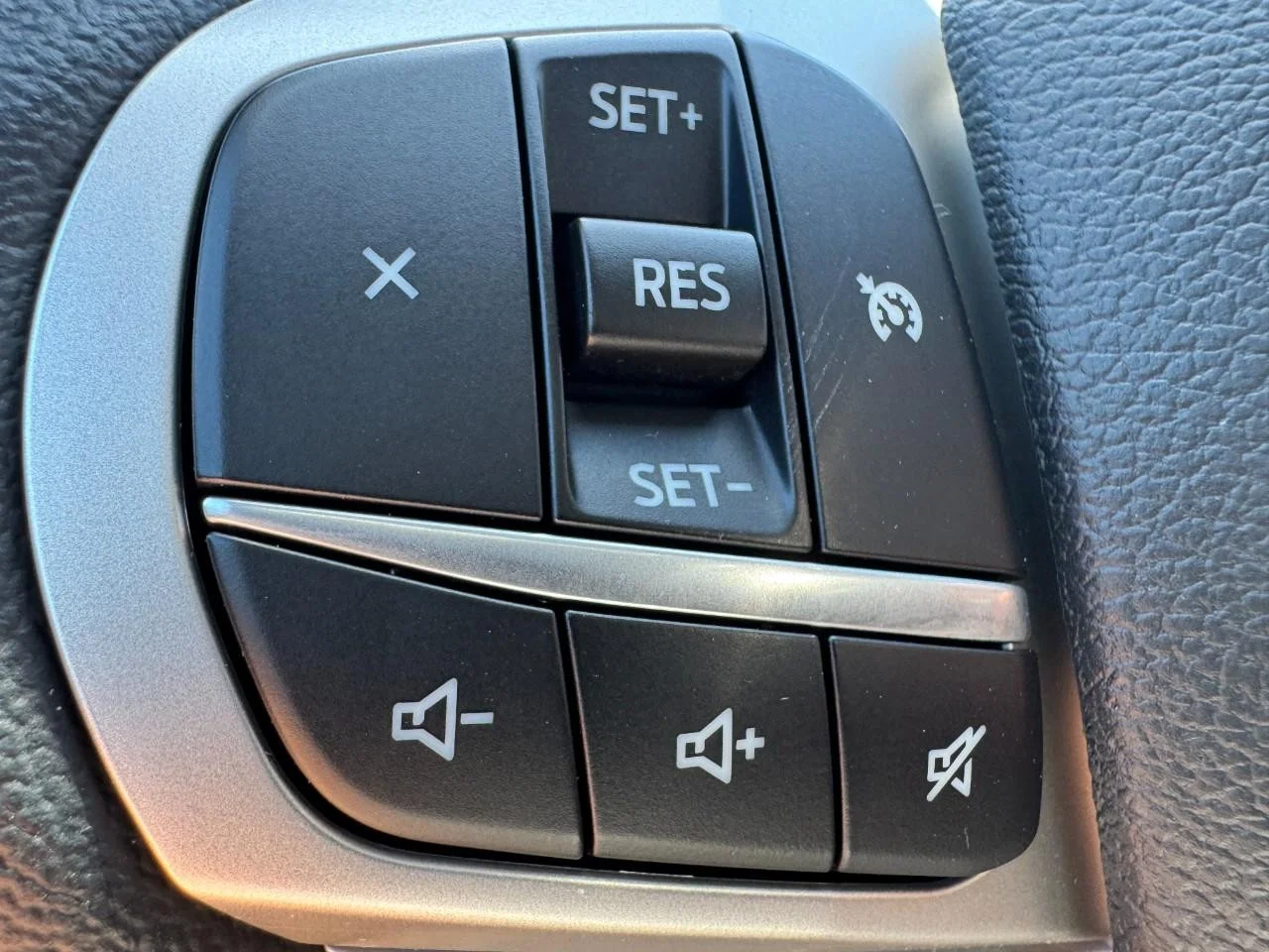 Used 2022 Stone Blue Metallic Ford XLT 4WD image 17