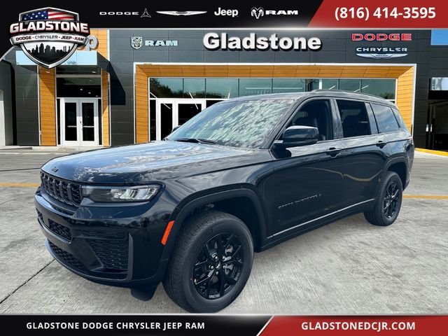 New 2026 Diamond Black Crystal Pearl-Coat Exterior Paint Jeep Altitude image 1