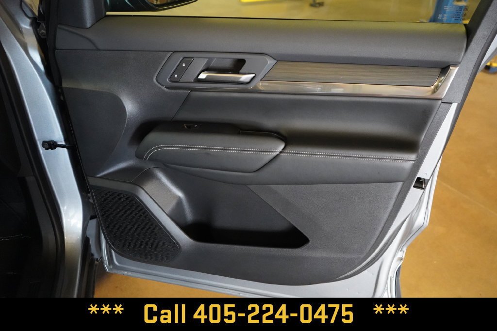 Used 2026 Sterling Metallic GMC Elevation image 19