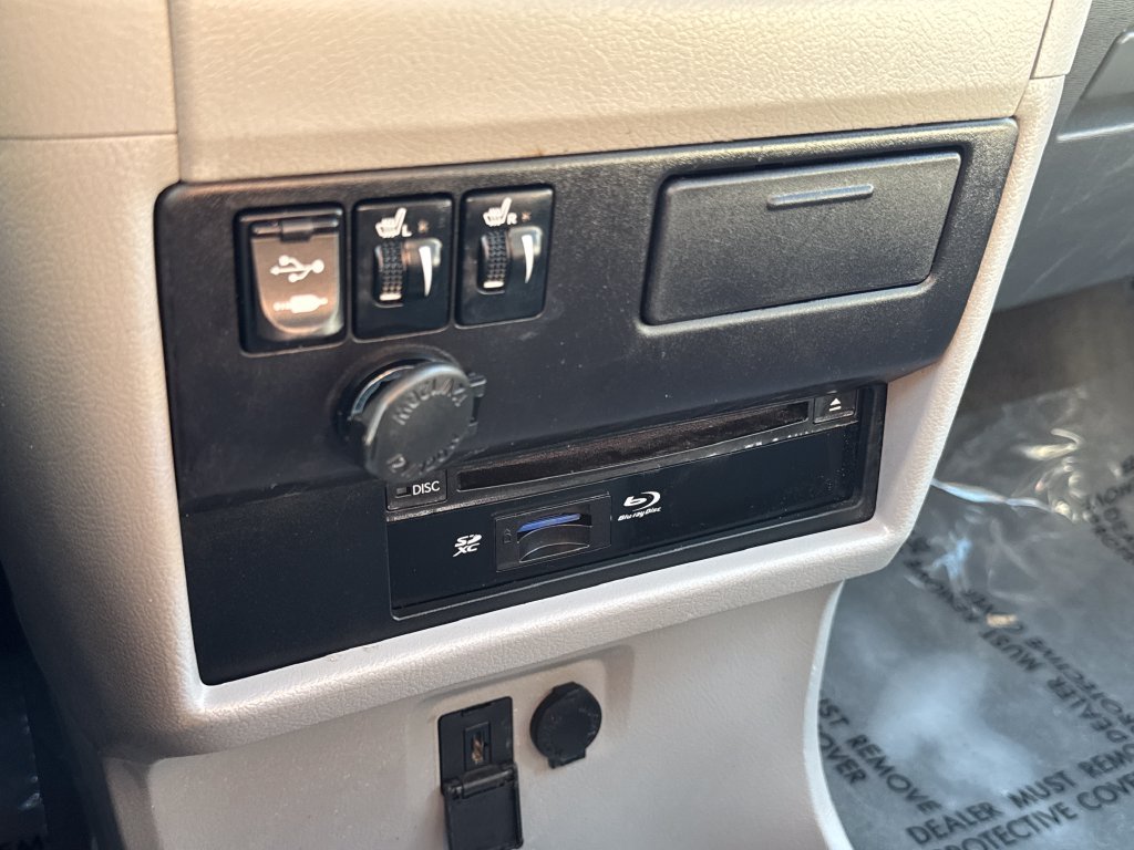 Used 2017 Gray Toyota XLE Premium image 26