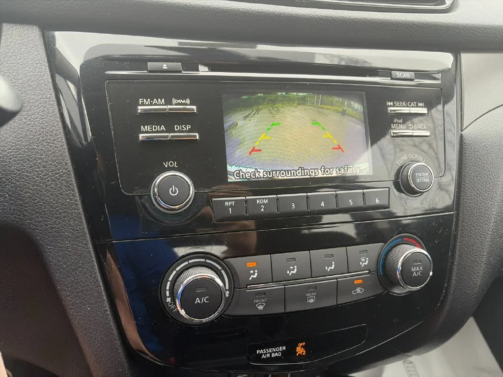 Used 2018 Black Nissan S image 22