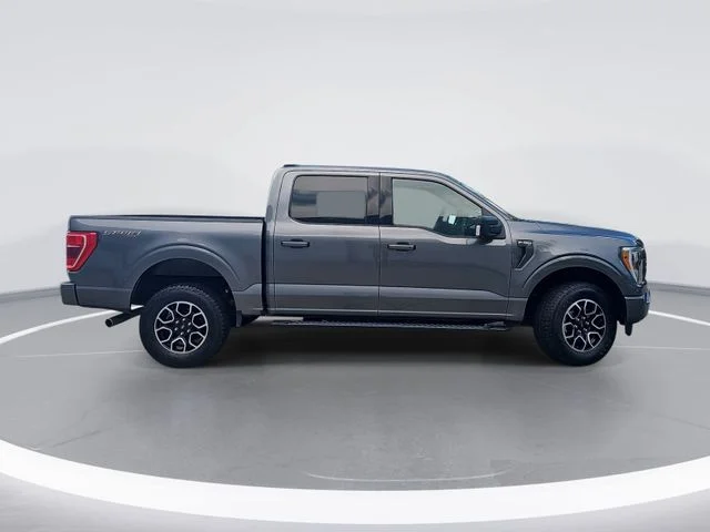 Used 2022 Gray Ford XLT image 2