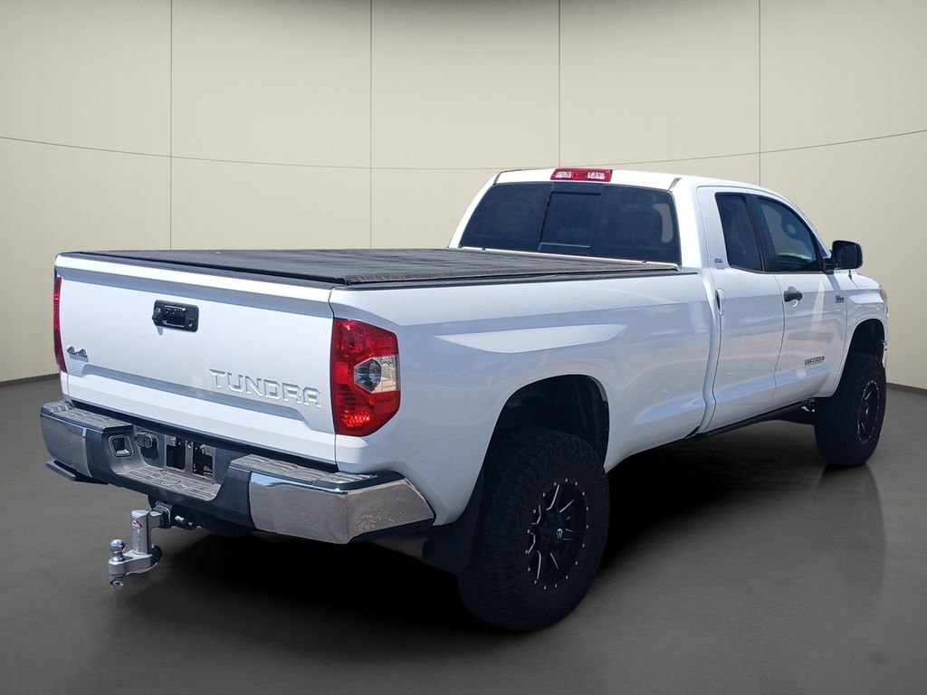 Used 2014 White Toyota SR5 image 7