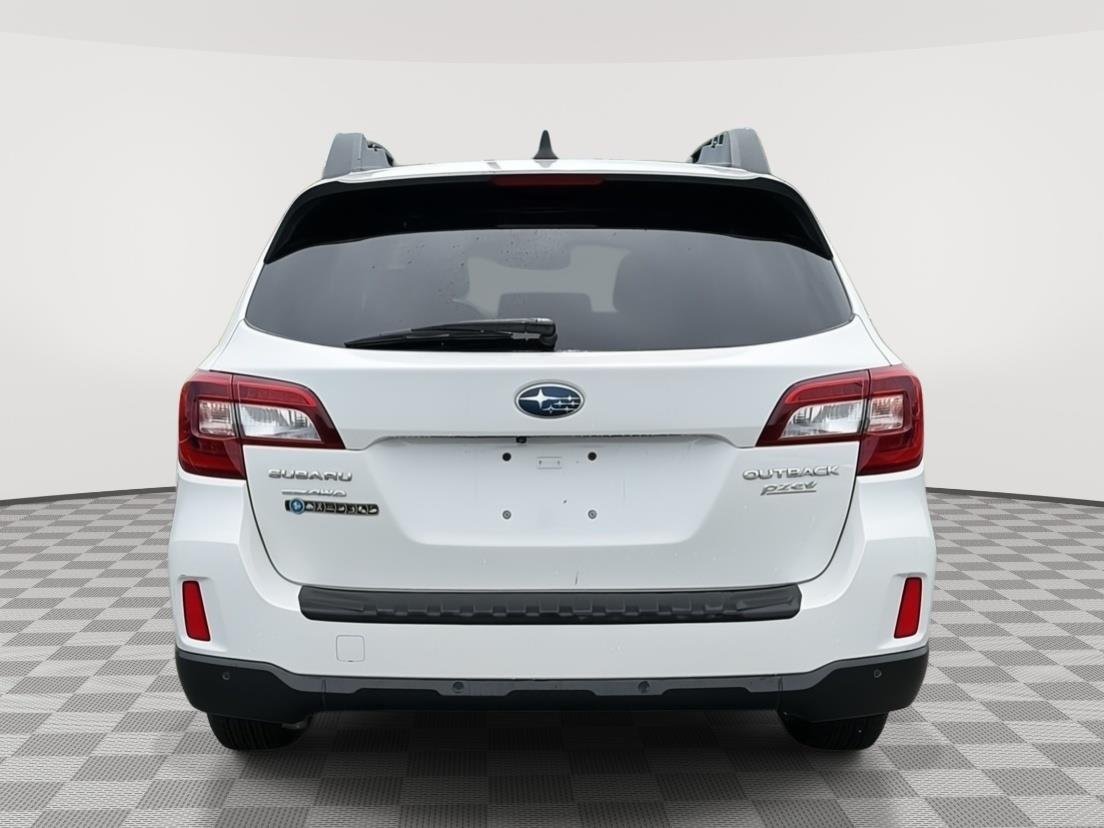 Used 2017 Crystal White Pearl Subaru Limited image 4