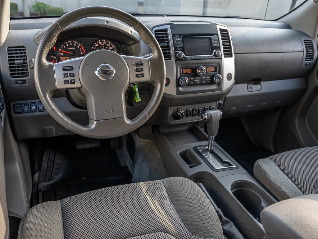 Used 2018 Lava Red Nissan SV image 4
