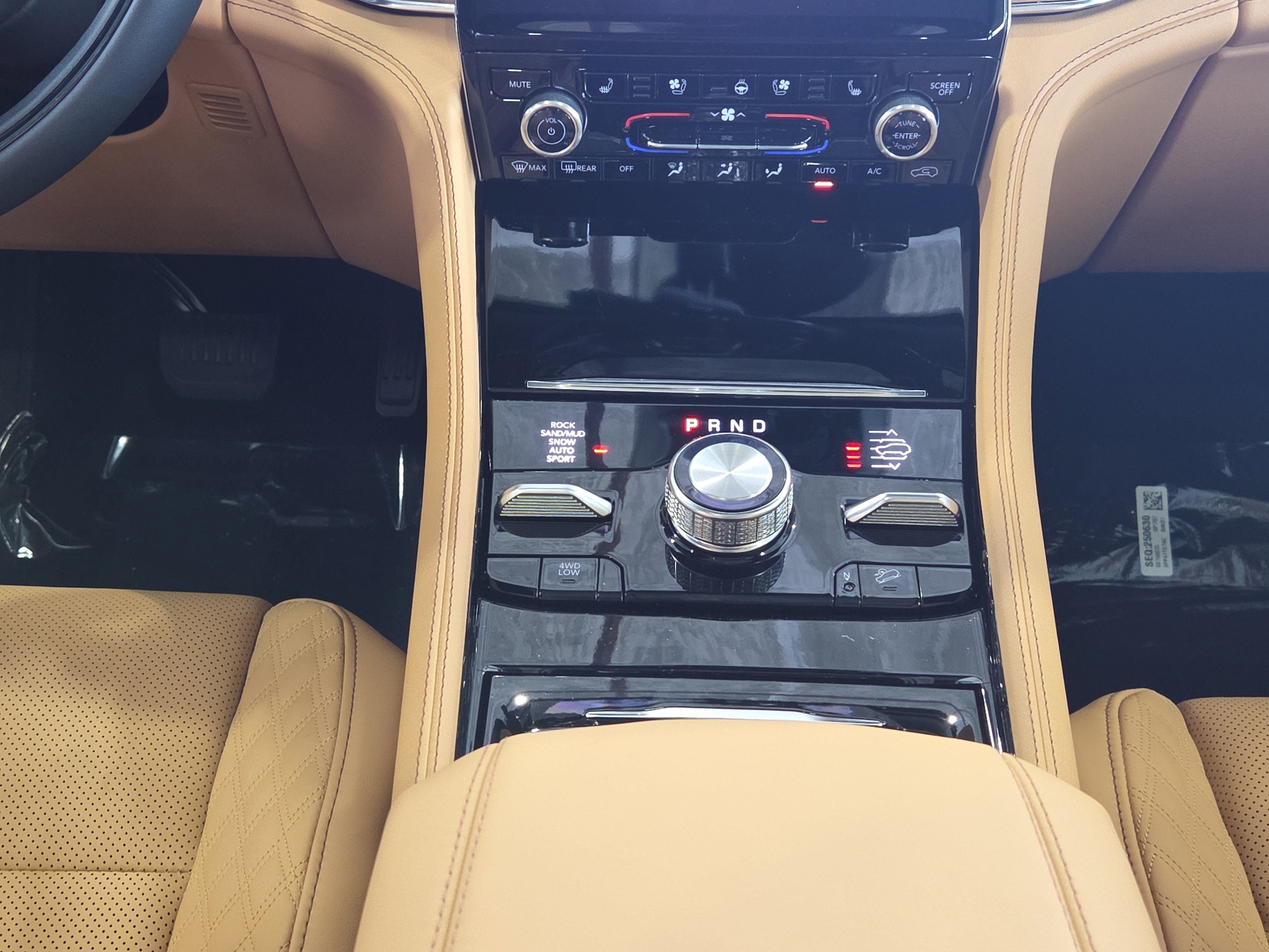 2025 Jeep Grand Cherokee Summit Reserve photo 4