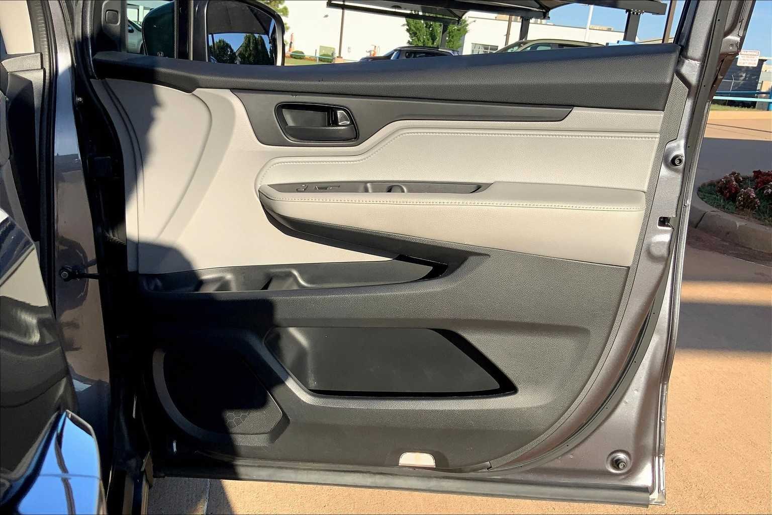 Used 2018 Modern Steel Metallic Honda EX-L image 21
