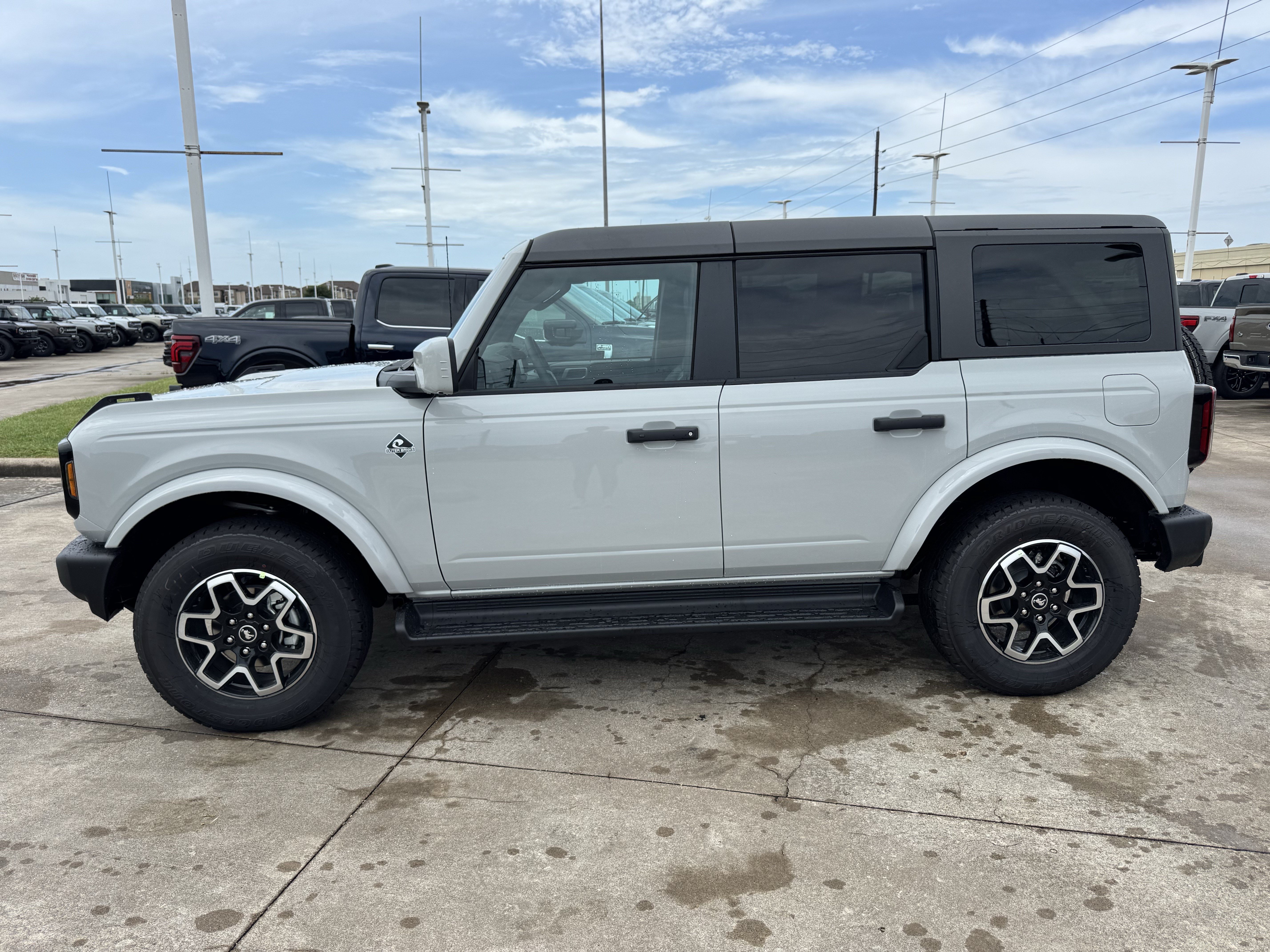 New 2026 Avalanche Ford Outer Banks image 4