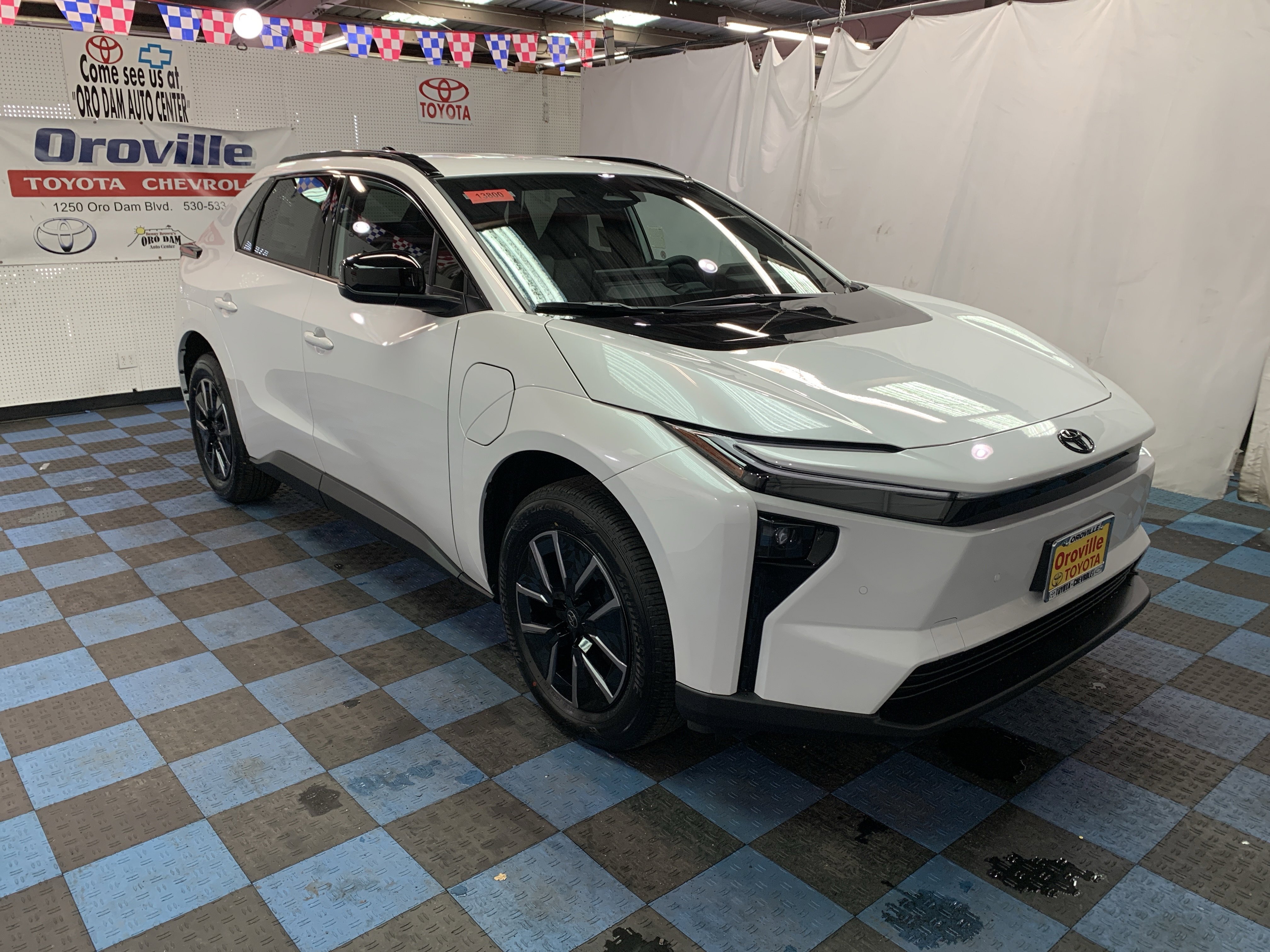 2026 Toyota bZ XLE - Photo 6