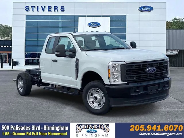 2026 Ford F-350 Super Duty Chassis Cab
