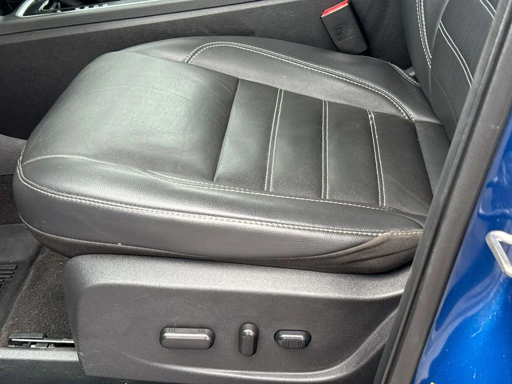 Used 2018 Blue Ford SEL image 14
