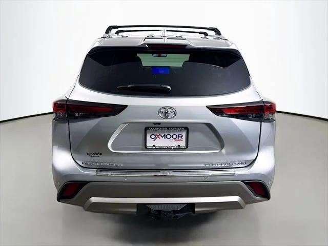 Certified Used 2025 CELESTIAL SILVER Toyota  image 6
