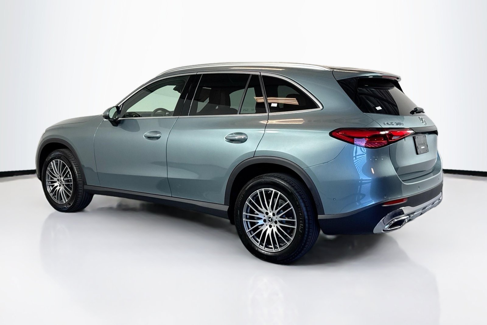 New 2026 Verde Silver Metallic Mercedes-Benz GLC 300 image 7