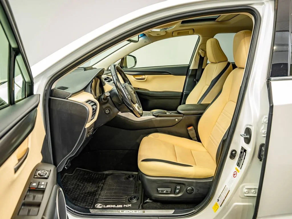 Used 2015 White Pearl Lexus 200t image 33