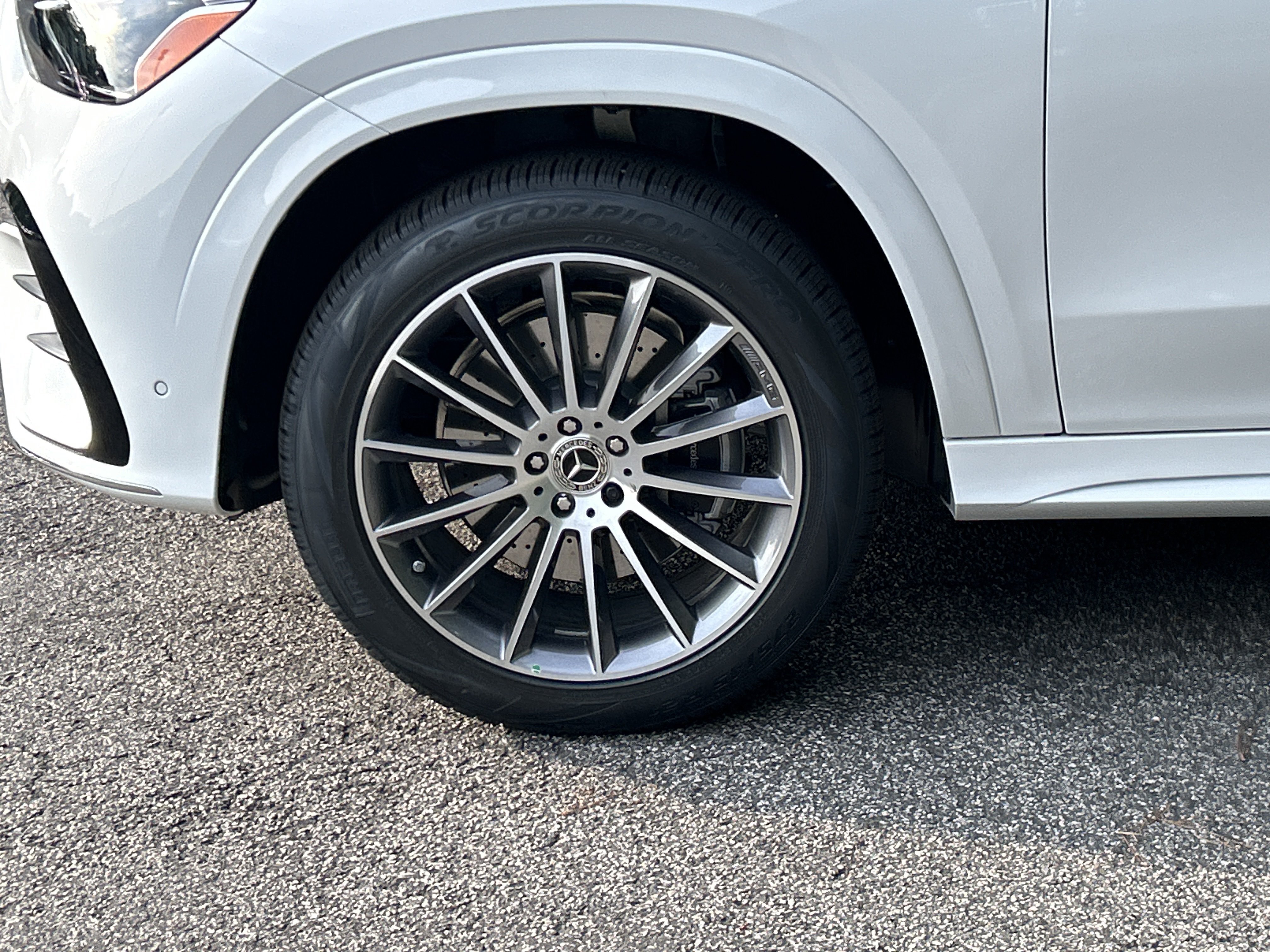 New 2026 MANUFAKTUR Moonlight White Metallic Mercedes-Benz GLE 350 4MATIC® SUV image 14