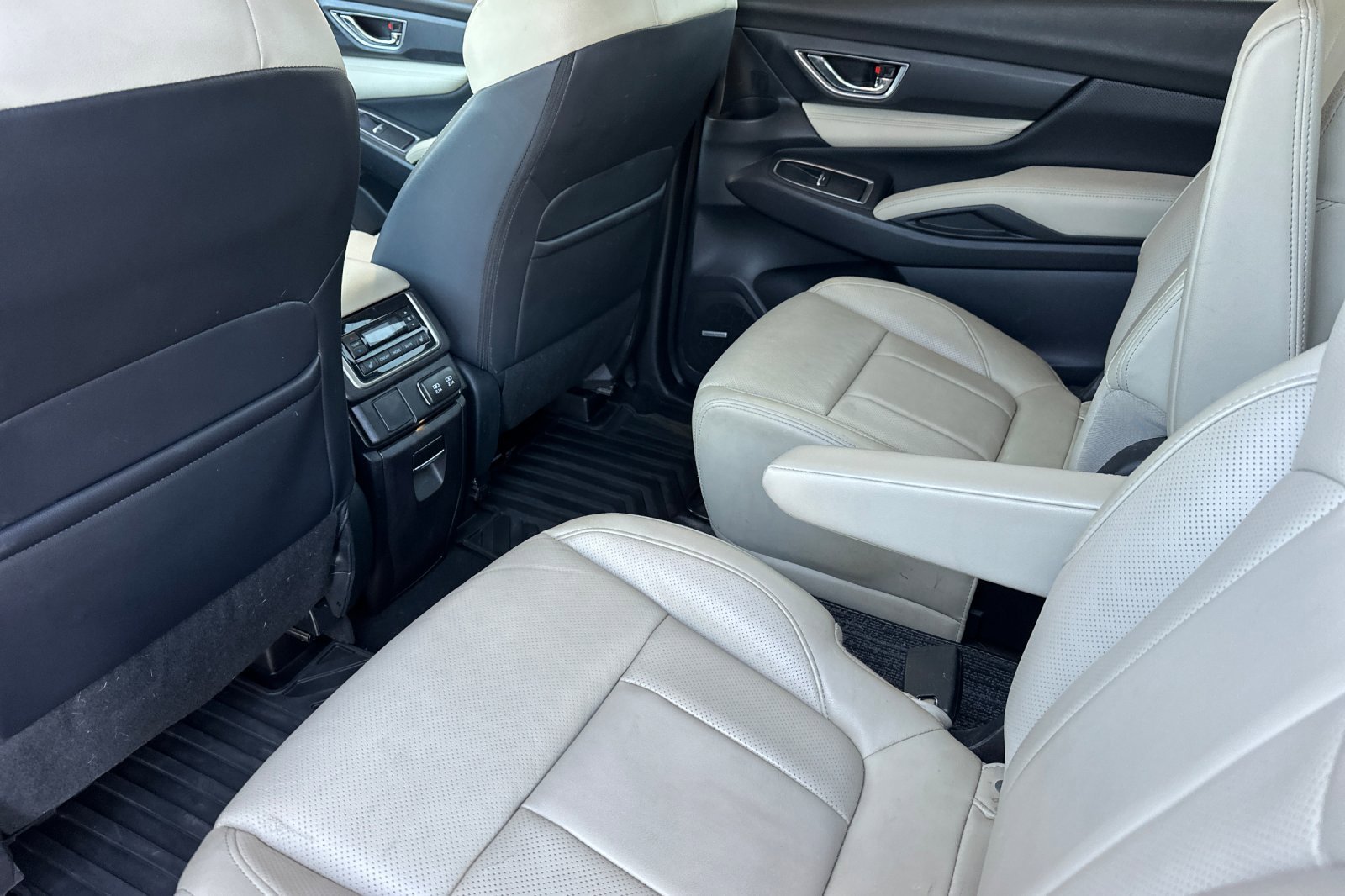 Used 2019 Tungsten Metallic Subaru Limited image 12