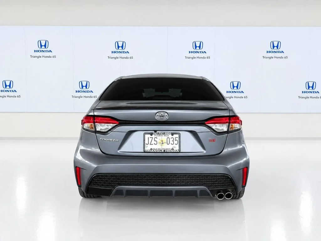 Used 2022  Toyota SE image 5